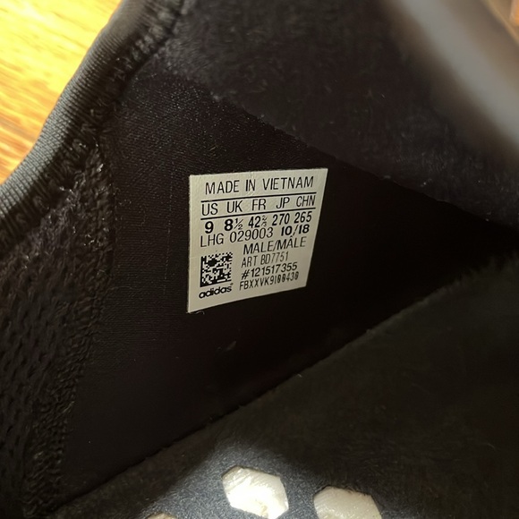 Adidas NMD R1 Sneakers - Picture 7 of 7